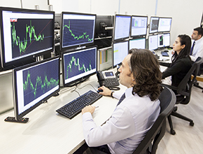 Ekspres Yatırım Masa Ofis dijital forex ekran foreks çalışan borsa dolar euro